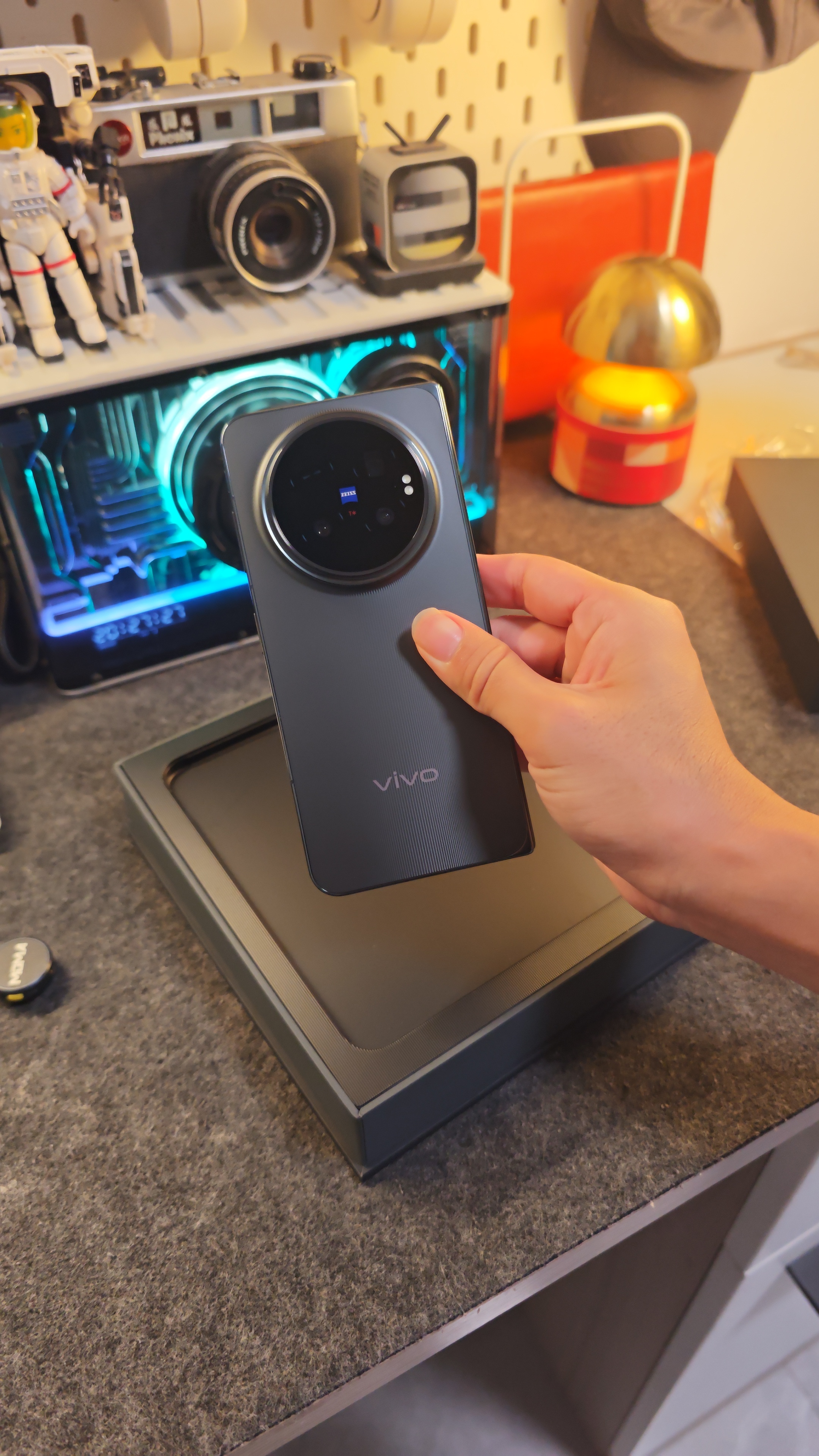 罗永浩说vivo折叠屏最有诚意创新这就不得不掏出我的vivo X Fold6了，