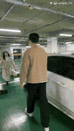 以为是秀恩爱，
原来是教程。