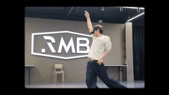 梓渝RUNIT舞蹈幕后记录梓渝跳哭了《RUN IT》幕后记录上线，梓渝耗尽体力完