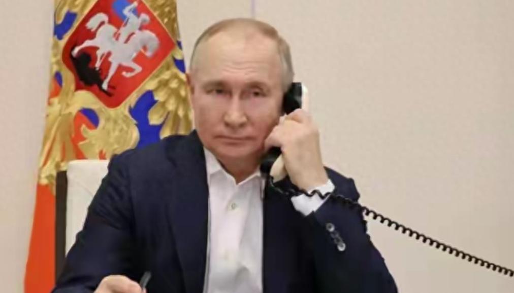 俄罗斯毫不遮掩承认给伊朗提供武器！其实现在最不希望停就是俄罗斯了，因为美伊开打，