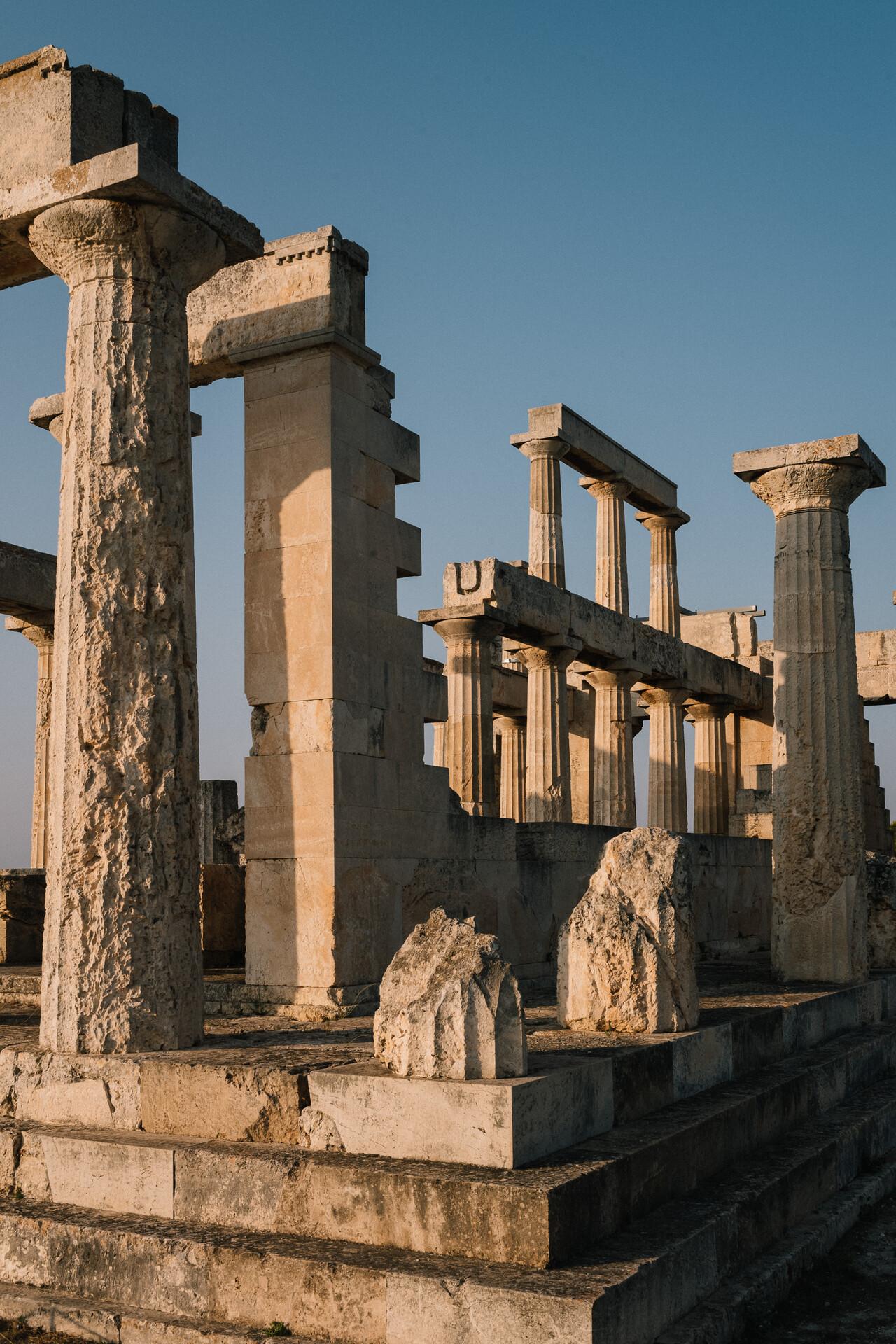 虽说坏事常出现在好事前面，但它不能妨碍好事，好事终归有它出现的时候。思想和天性的