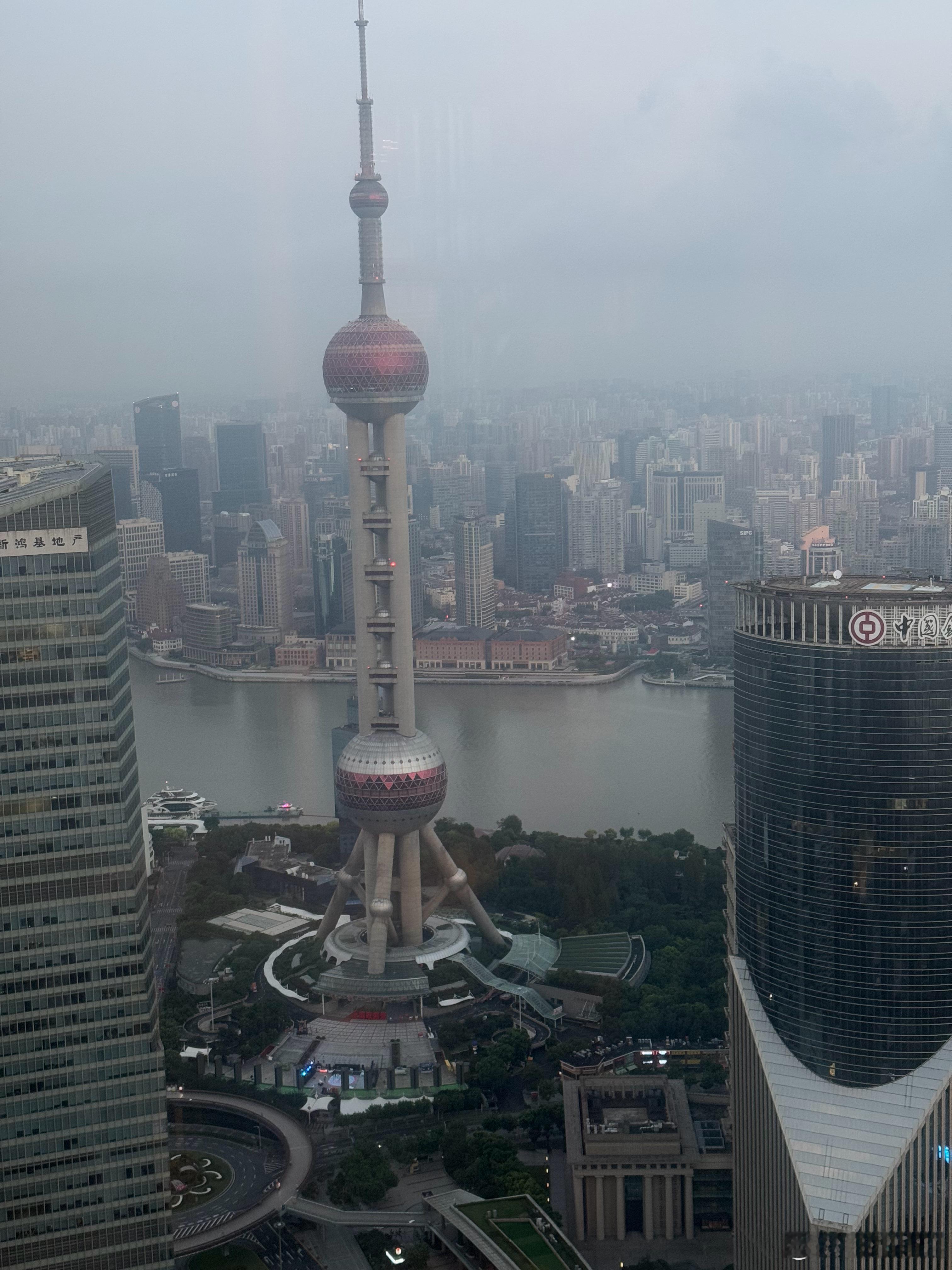 早啊十一长假前的最后一个休息日下周三天都想好怎么摸鱼了吗[doge]早安  ​​