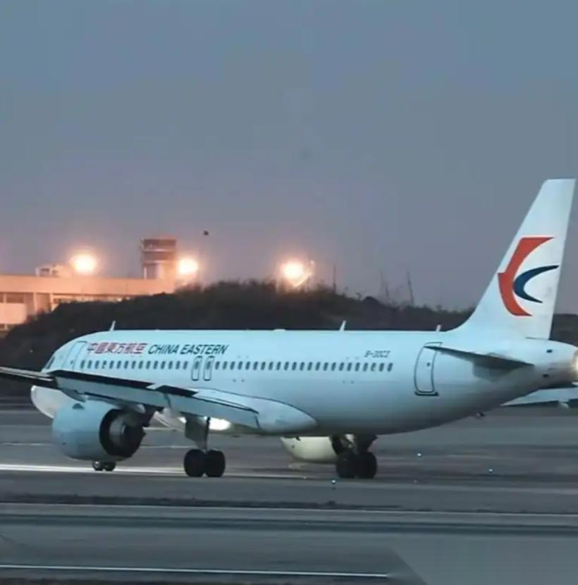 如果特朗普取消访华，那么中美两国距离“断交”大概率也不远了，甚至中美大战都有可能