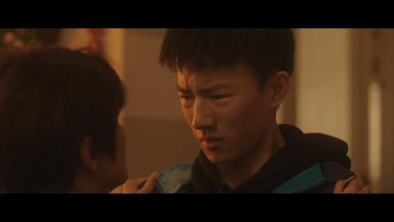秦俊杰[超话]深渊无间倪虹洁三巴掌扇飞秦俊杰 没想到312案后全是模仿作案，陈春