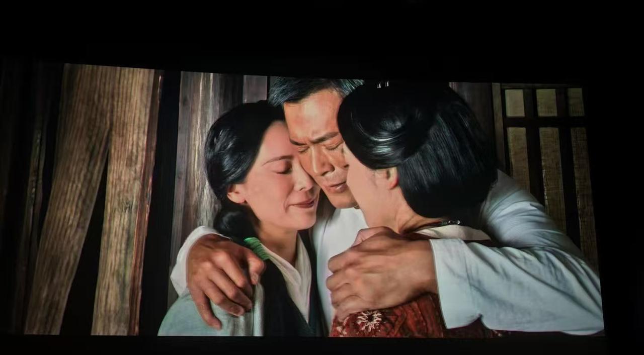 昨晚看了粤语版本电影《寻秦记》，感觉青春都回来了，剧情设定一般，但笑点很多，也有