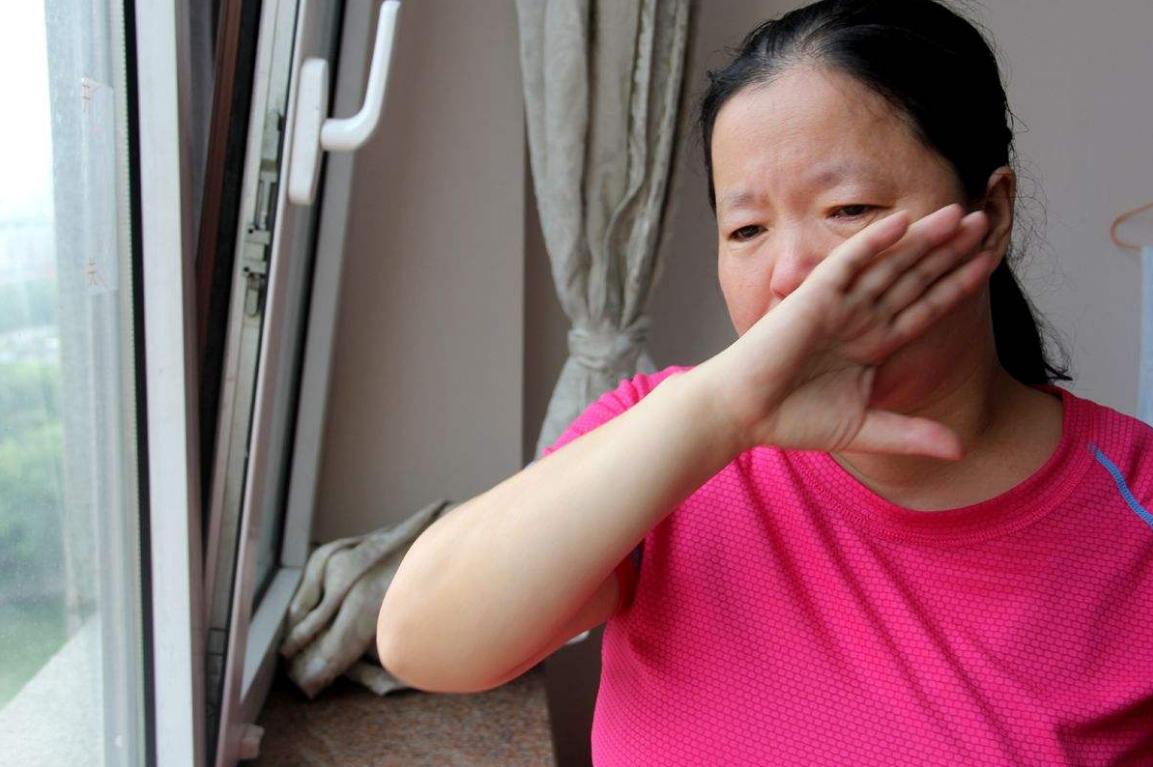 压榨父母的“新型啃老”，正在不断蔓延，多少人还被蒙在鼓里？
新型啃老指的是一些大