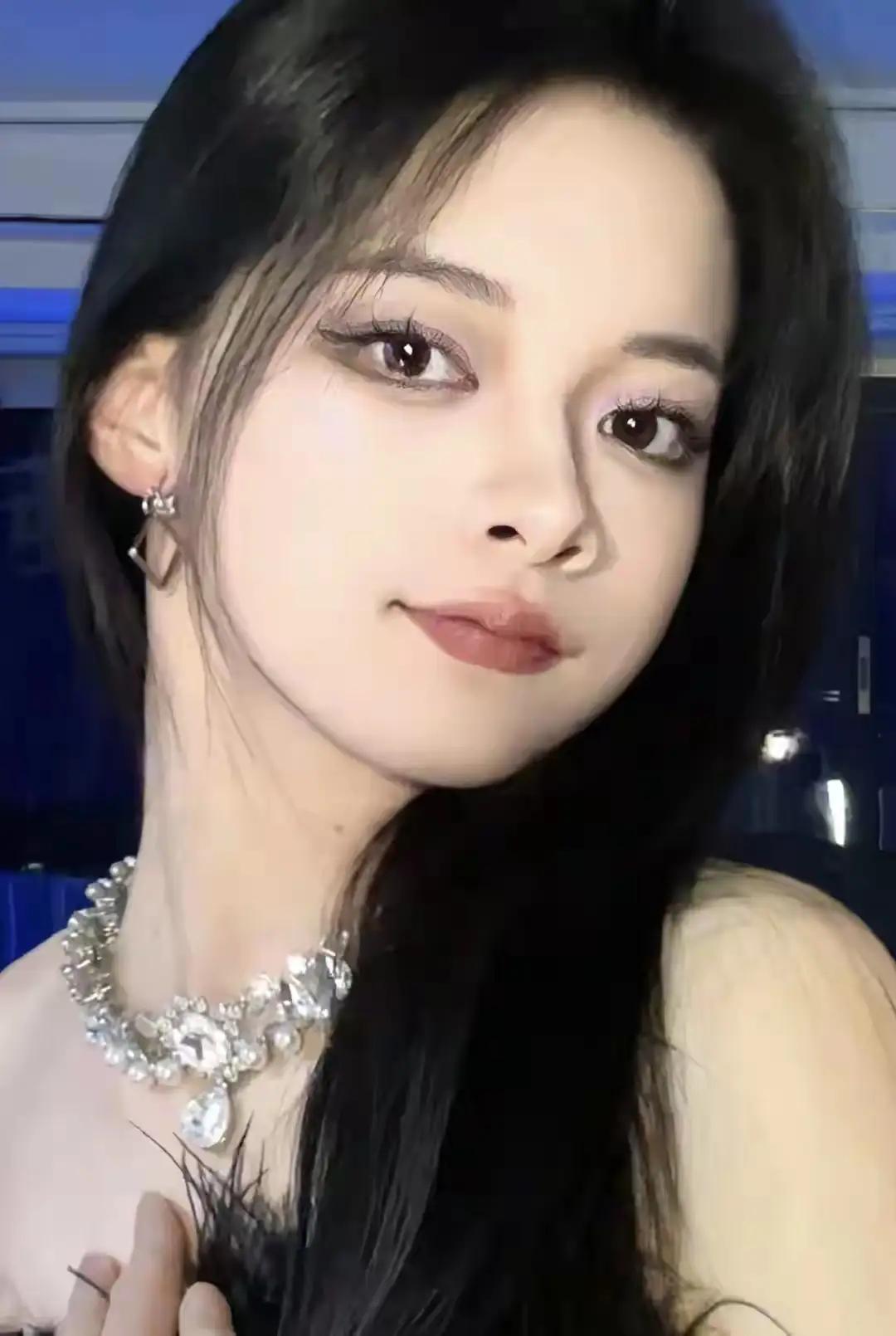 人生如戏，岁月如歌。在那悠悠岁月中，有一位普通的老人，名叫李大爷。他身材瘦削，却