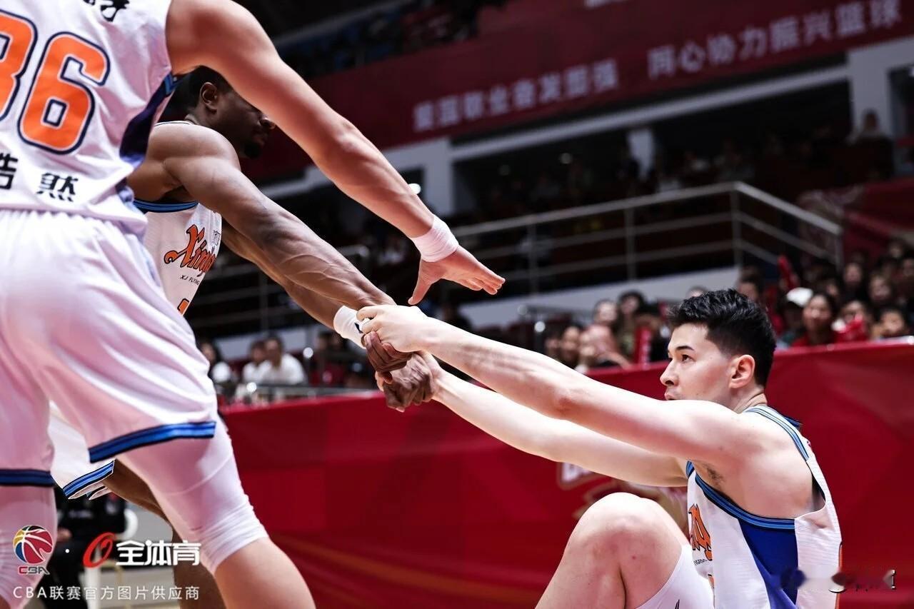 没想到啊[笑哭]前7轮CBA联赛，场均失分最高的球队竟然是新疆男篮！截至昨晚77