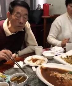 大吃大喝和其他的钱为啥花不完?很多人总觉得自己没乱花大钱，可工资到手没俩月账户就