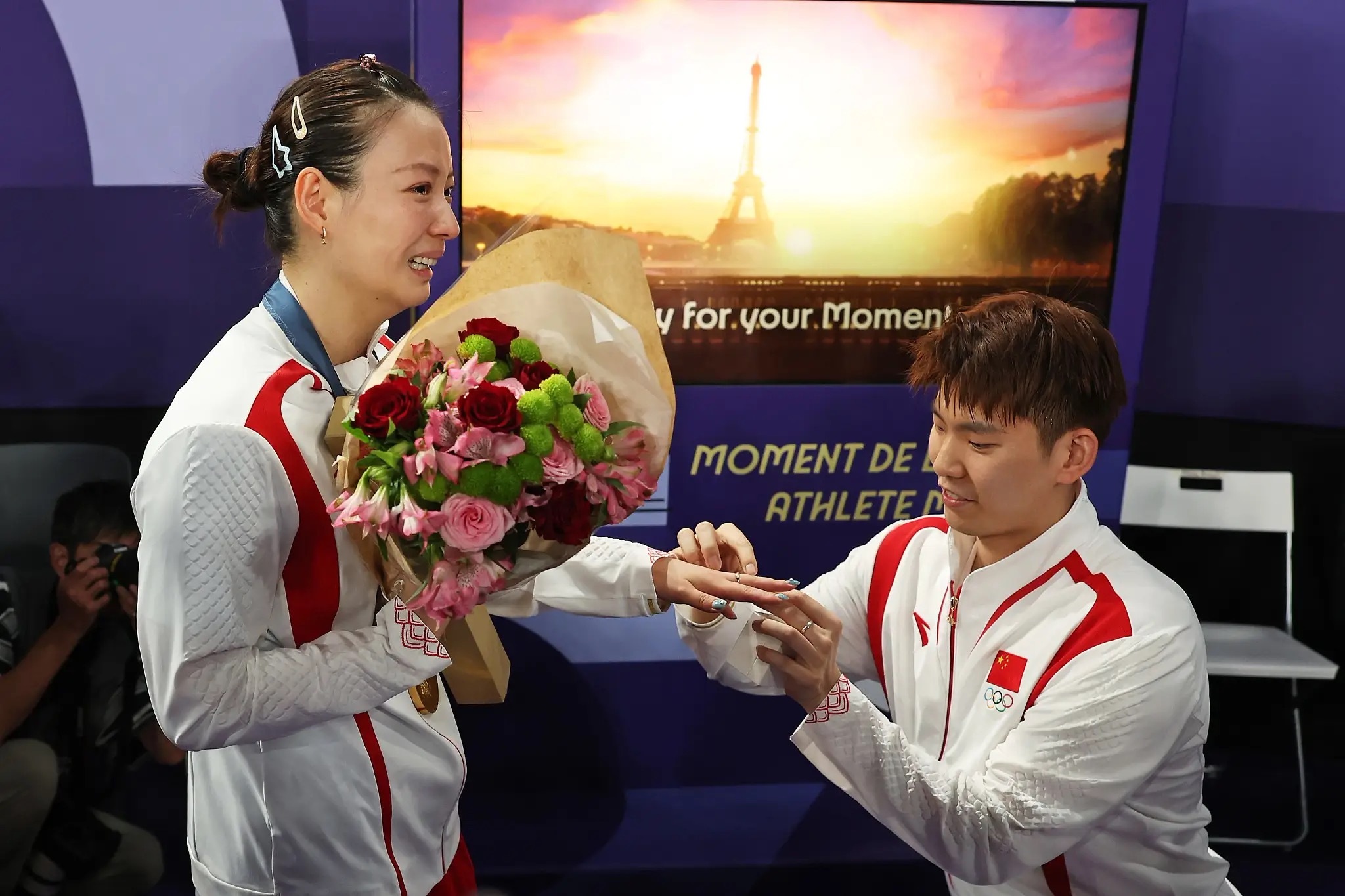 黄雅琼婚礼的钻戒不会被教练说小了 27克拉钻石五金太吸睛！刘雨辰用实际行动证明，