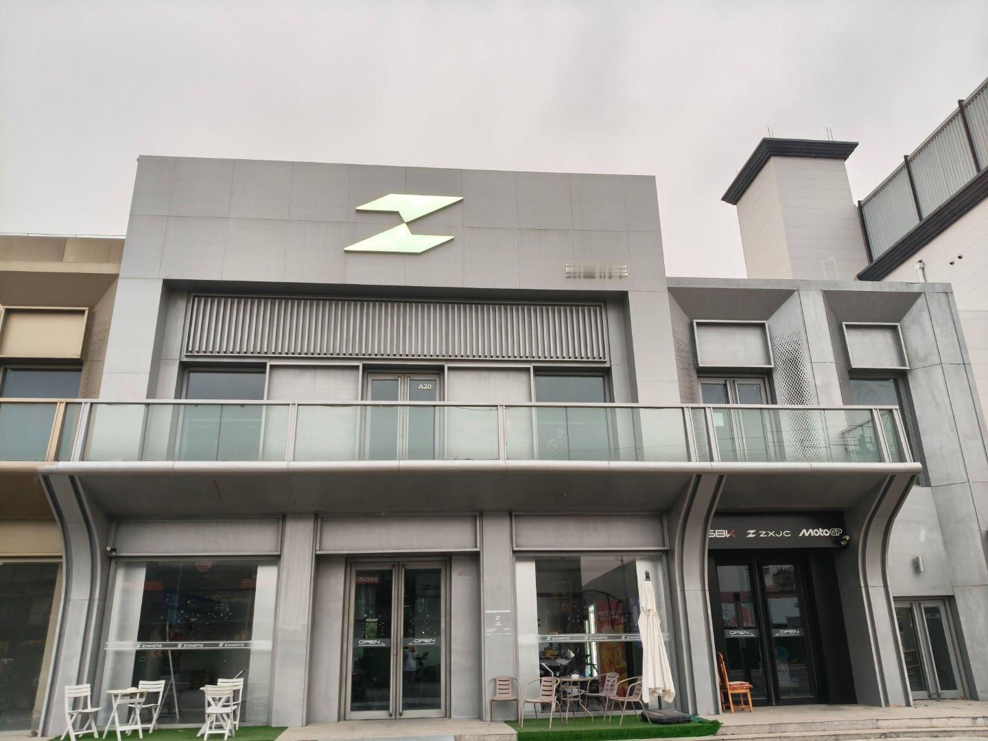 偶然路过，我想...要不是因为夺冠，可能很多人还是压根都不知道这个品牌吧...张