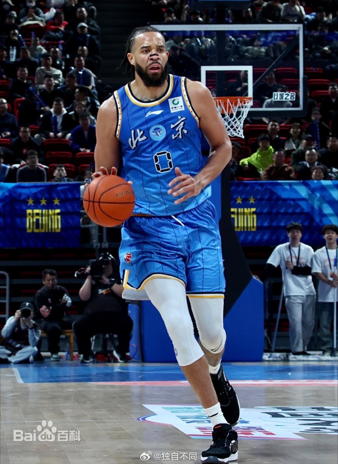 看了篇写北京男篮大外援贾维尔.麦基的文章，题目印象深刻，《脖子以下全是顶配！来C