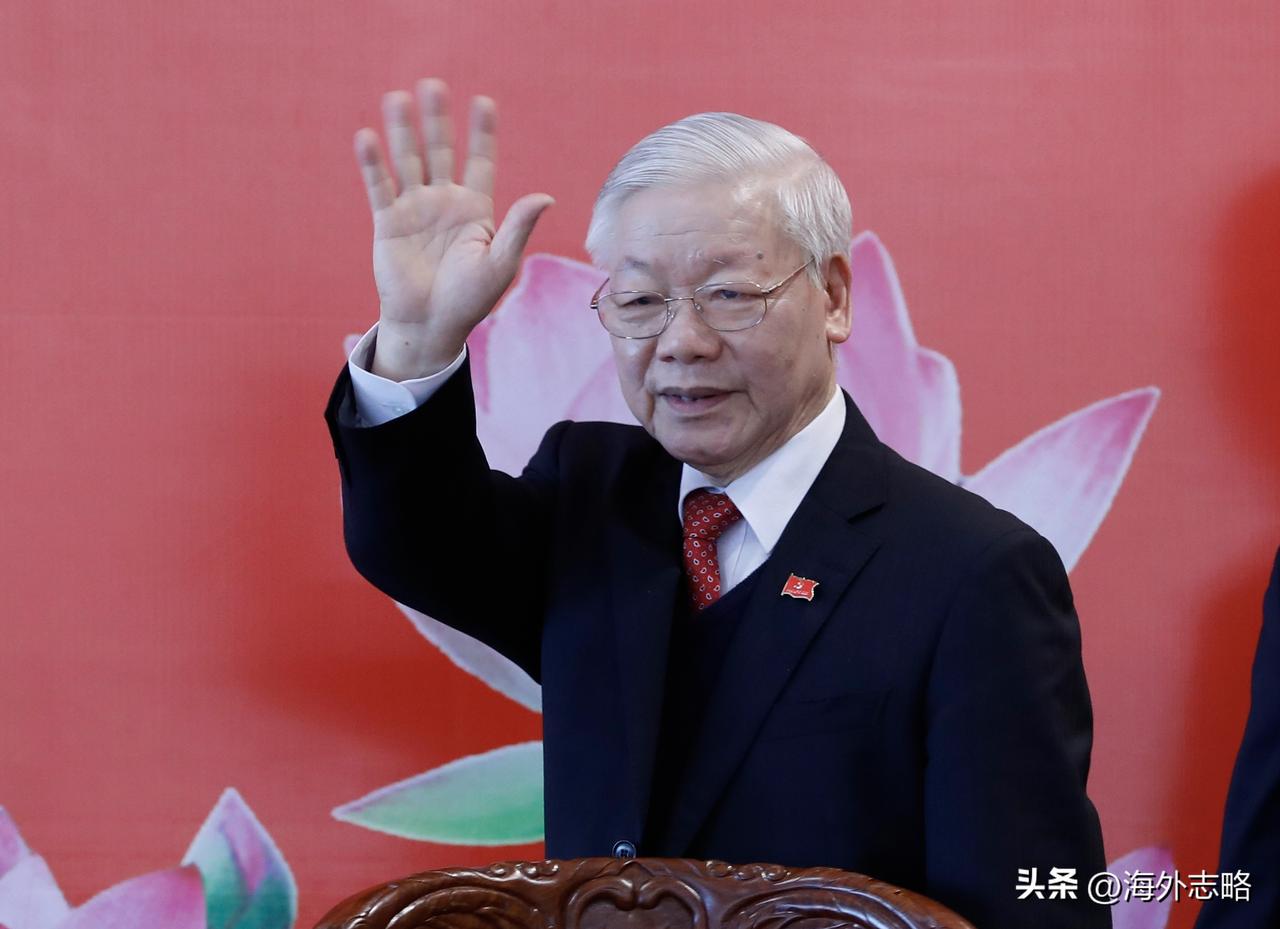 #越共中央总书记阮富仲去世#

阮富仲的“突然”去世，其实已有预兆。越南要“变天