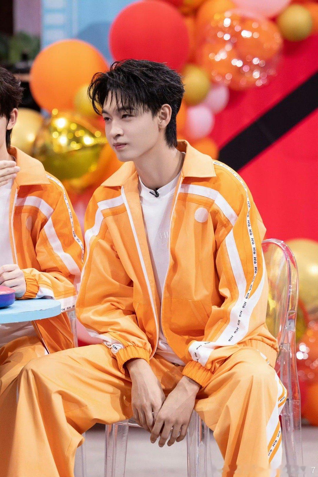 #秦霄贤你好星期六##你好星期六#哈哈哈秦霄贤今晚要幸福死了[爱你]高圆圆来到你