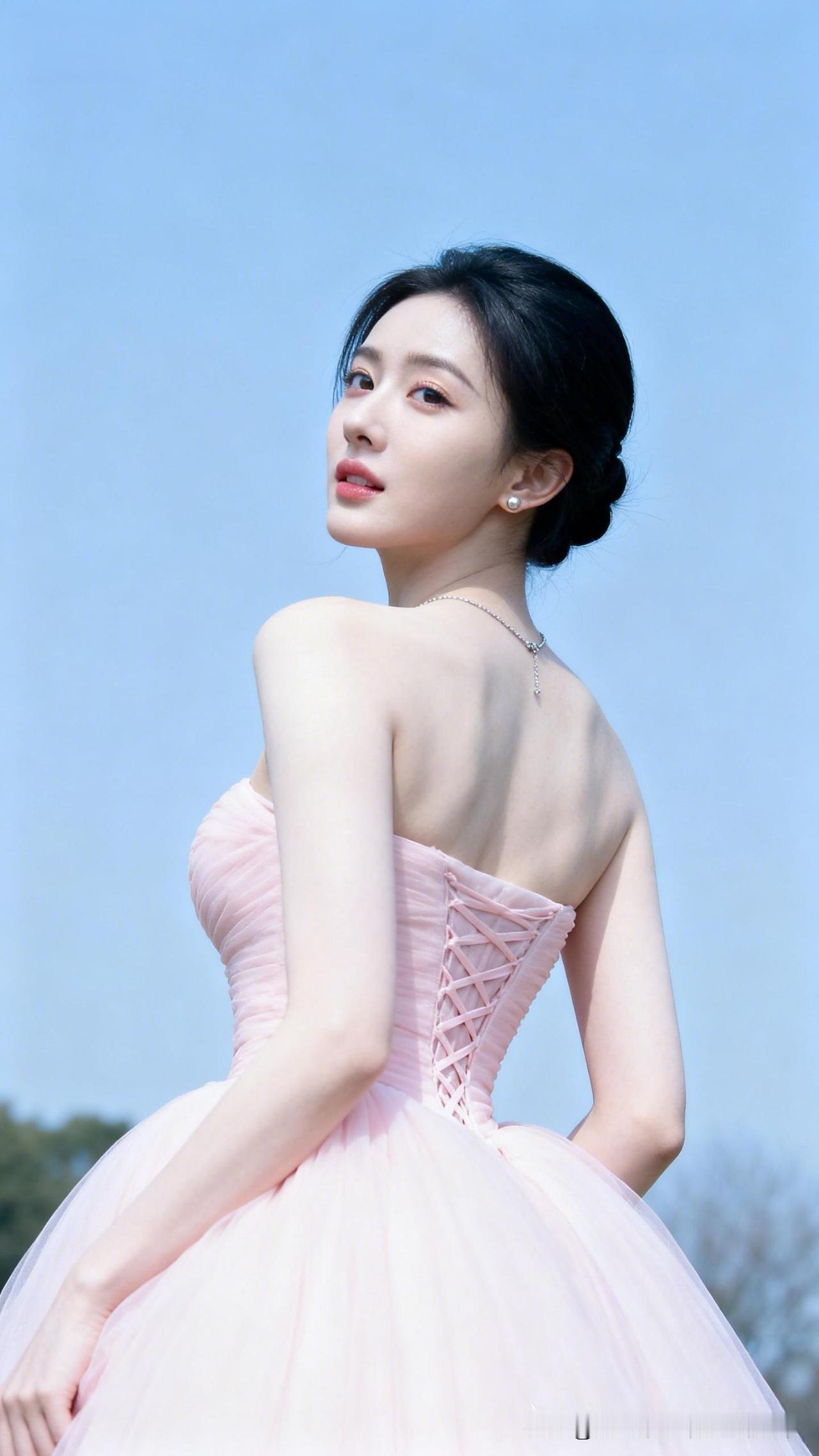 美女的魅力能有多大？