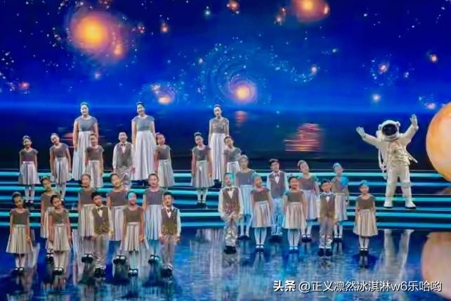 杭州少儿艺术团在“童声里的中国”展演上唱响《因为有礼》，这歌可是在央视少儿频道与