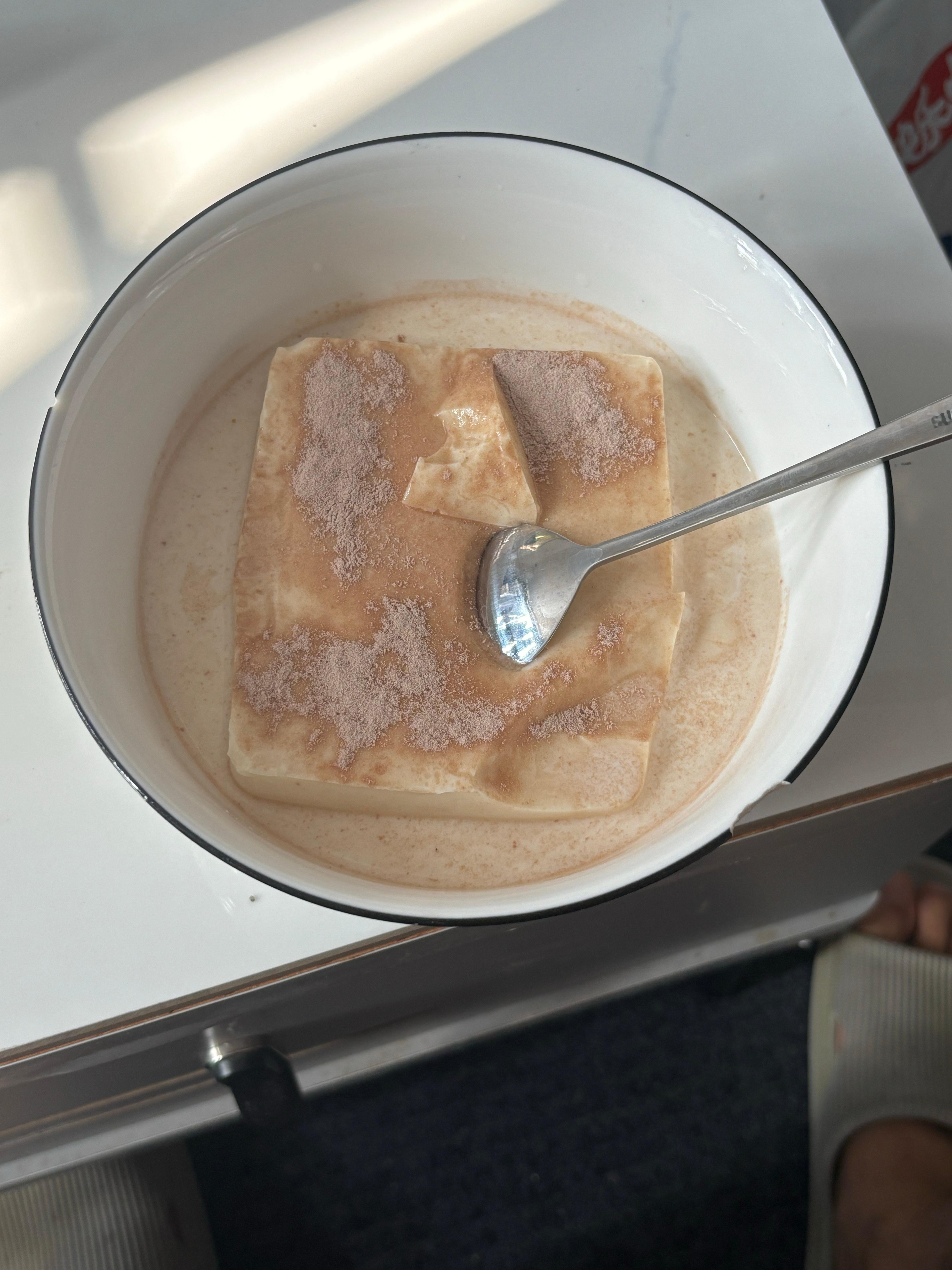 中午是两个鸡腿几块西兰花几片胡萝卜下午果然开始饿，脑子疯狂地幻想吃泡面火鸡面甚至