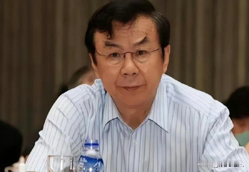 说到中国女排，很多人第一反应是郎平、陈忠和。但真正的“开山鼻祖”，是他俩的师父袁