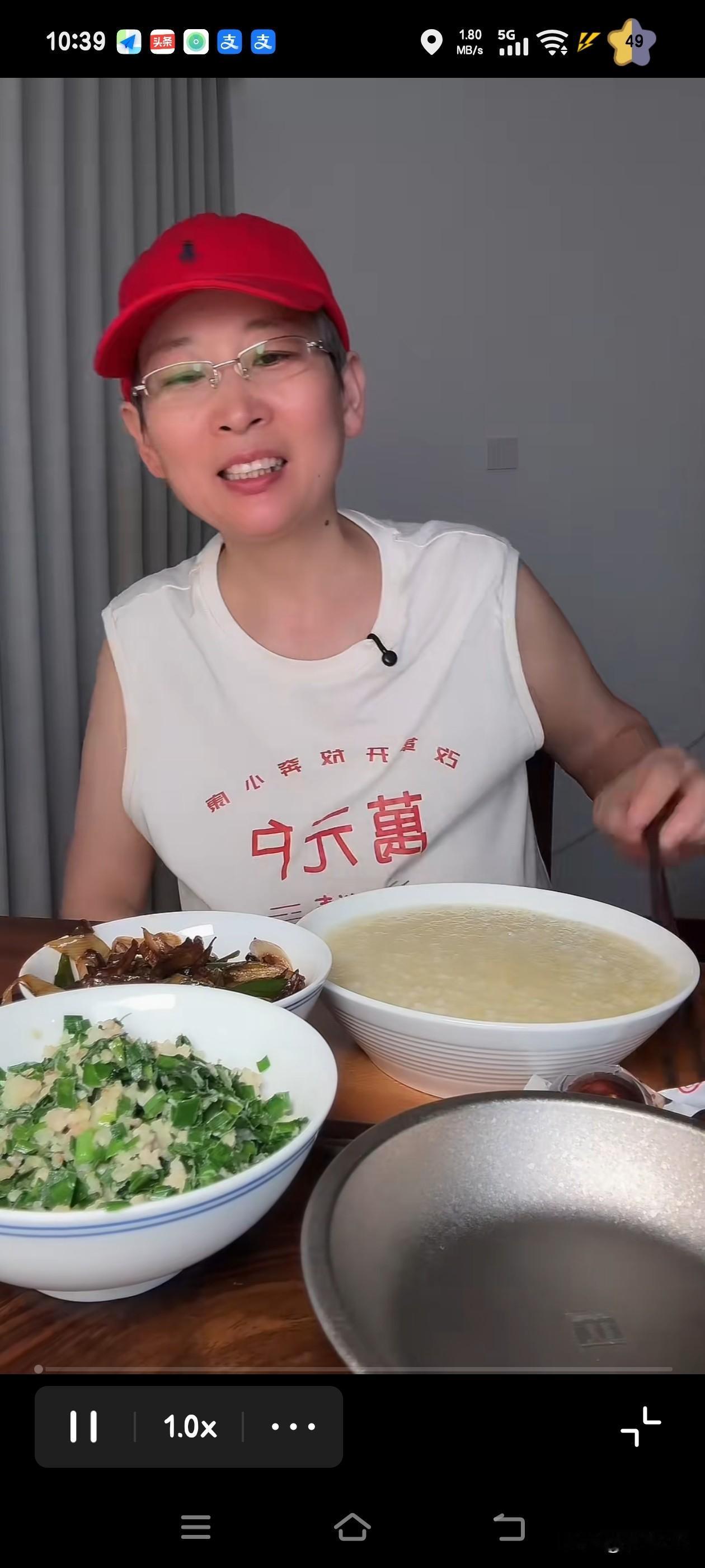 不知奶奶最近的流量状况怎样，反正我写奶奶的文章已经没流量了。或许是我写得缺乏新意