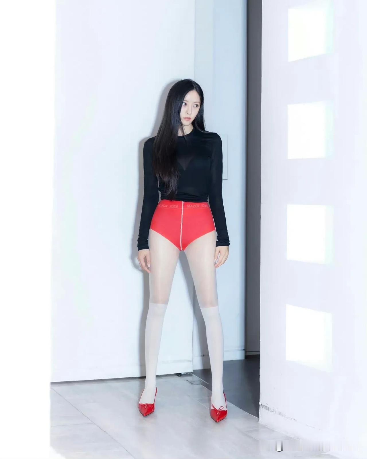 朴孝敏丝腿绝了