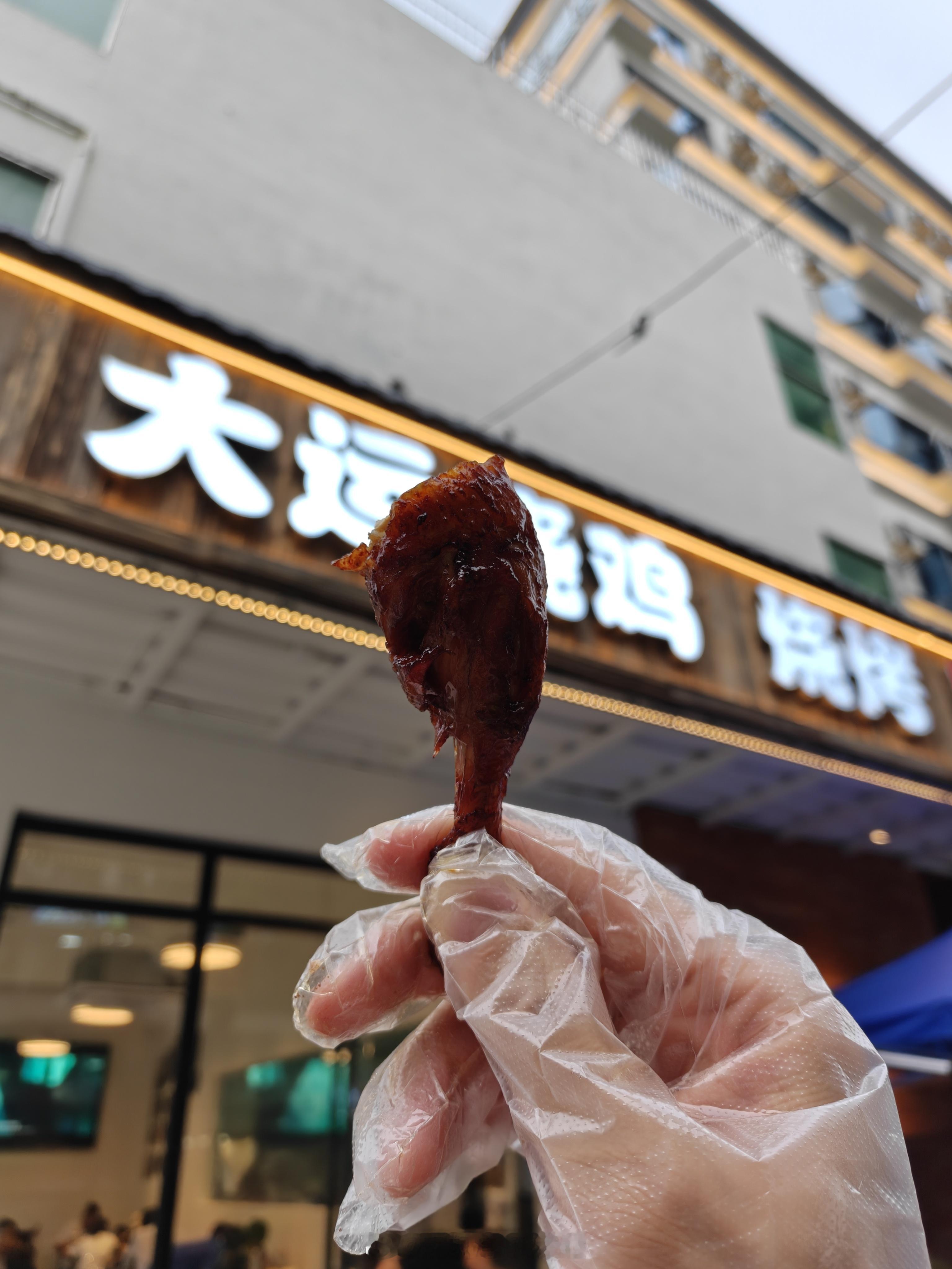 李杰灵870万买了个离海只有30米的房子杰灵应该是微博里"最具活人感"的大V博主