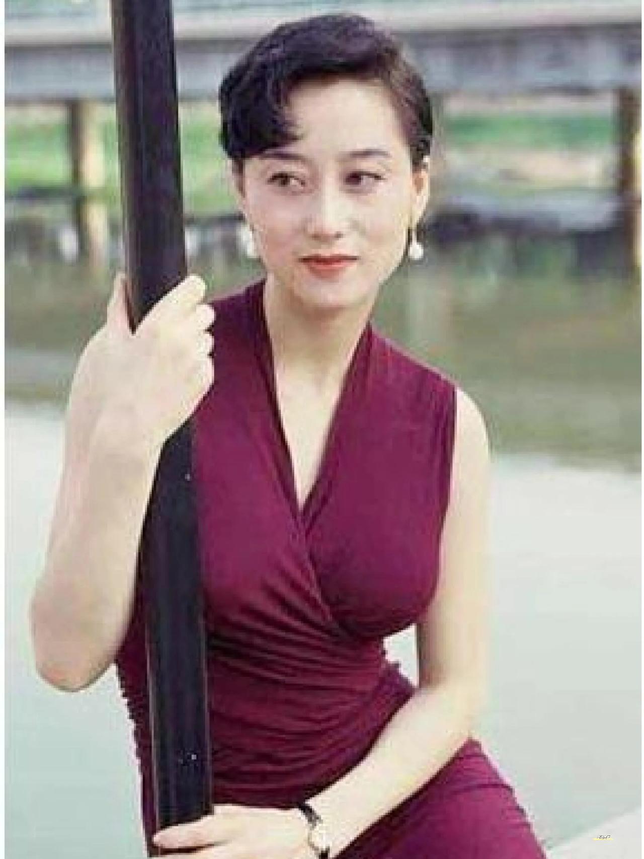 利智这“狠招”该夸还是该骂

都说利智是“狠人”细扒下来这“狠”里的门道可真值得