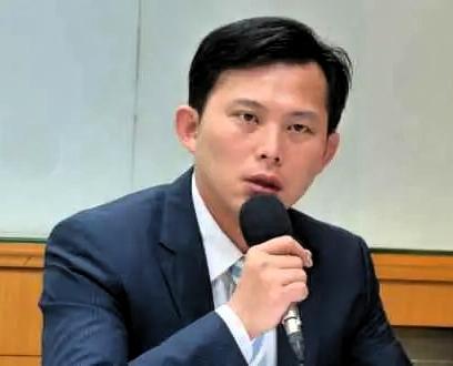 2028岛内大选风云再起，蓝白格局悄然大变，黄国昌动向牵动整个台海政坛
 
前言