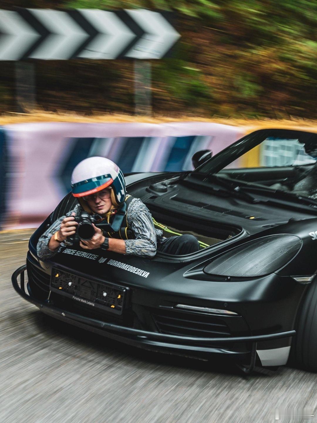 保时捷官方改装的的摄影车，前仓就是最好的拍摄机位等我做大做强，一定给我司摄像老师