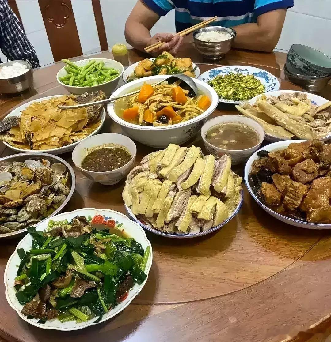 第一次去女方家里，她父母准备了一桌子菜，大家能猜出俺对象是哪里人吗？ ​​​