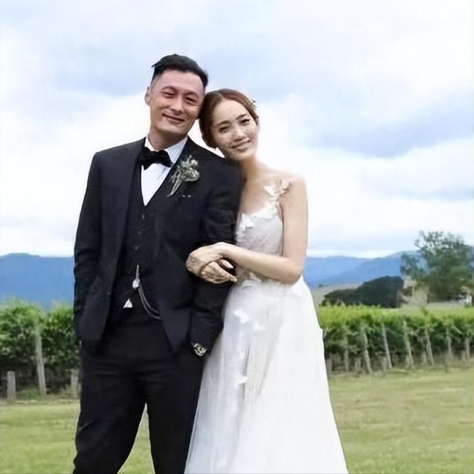 余文乐与王棠云结束十年感情，离婚了！2026年7月20日这天，娱乐圈突然掀起了不