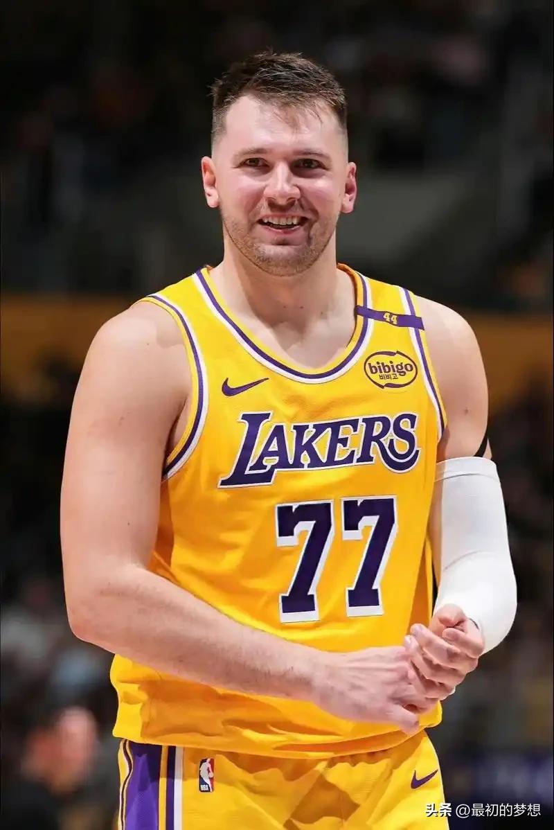 我没看错吧？半场过后雷霆竟然拿到82分？

才打了半场雷霆82:51湖人！差距这