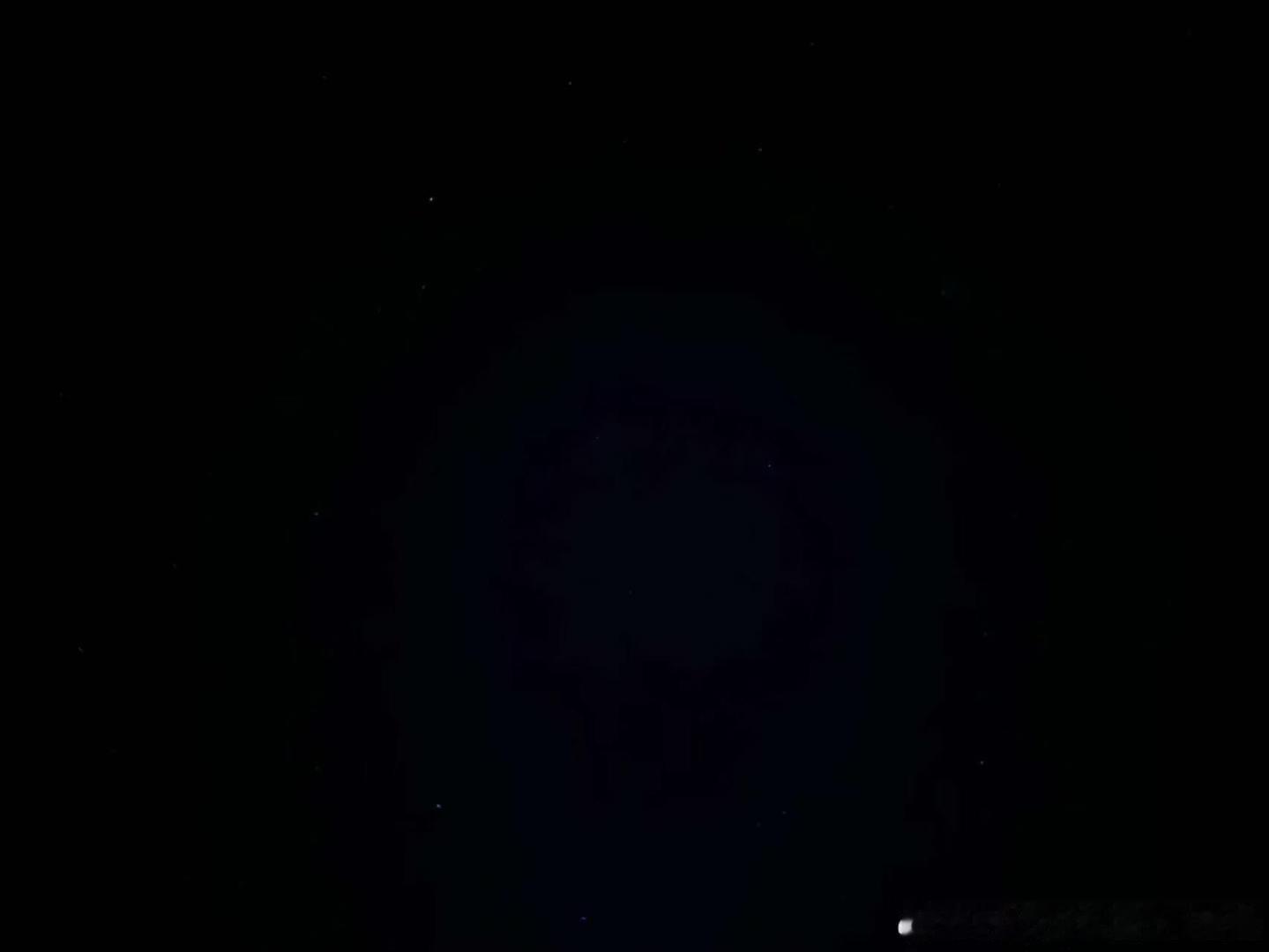丁程鑫好爱星星点开看丁程鑫拍的星星 点开看俺们小丁拍的星星，他真的好爱星星！ 
