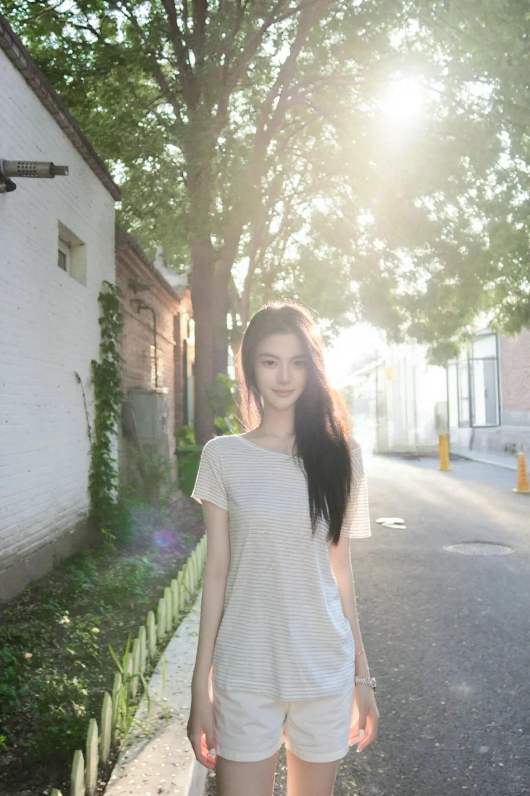 双模充满着精致与专注感的00后小妹妹，风格无界而从容，可清冷可温雅，可简约可浓烈