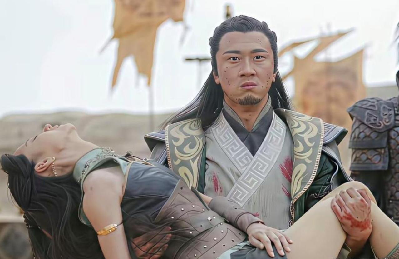 某短剧里的穿帮镜头，你看出来了吗？
我只看出来一个地方，女主的腿，这是穿的丝袜啊