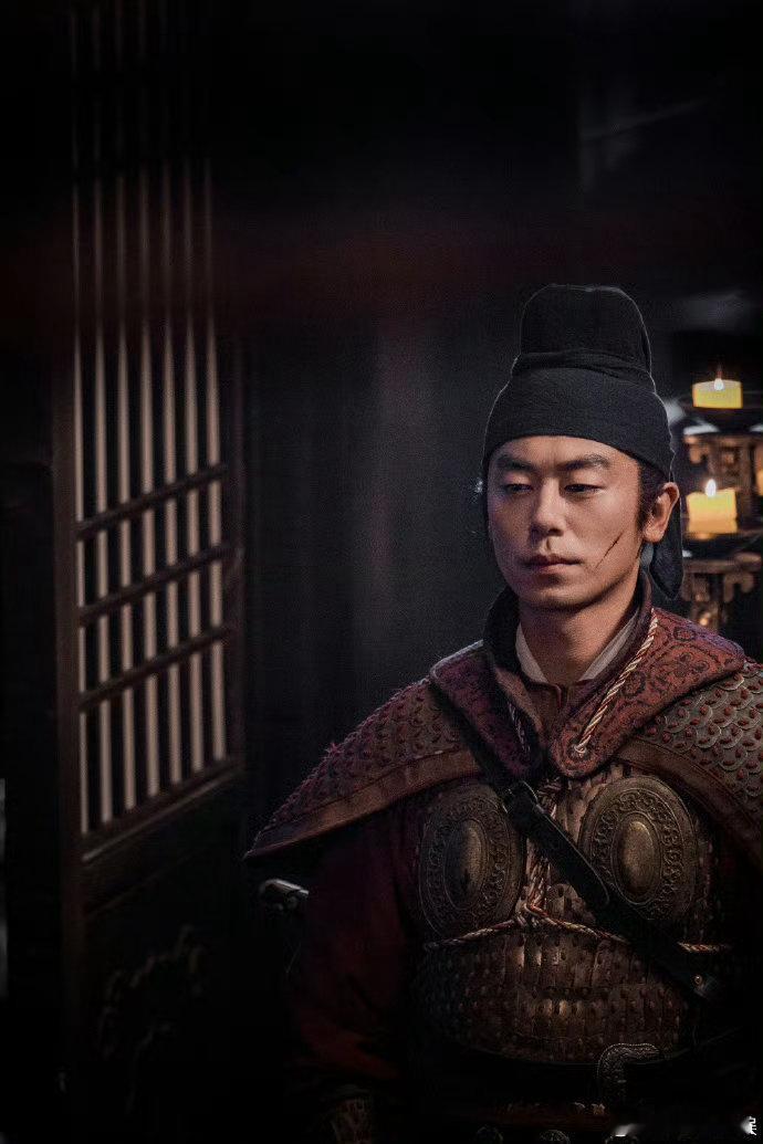 朱亚文人生第一个奖朱亚文金鹰奖最佳男配，居然是第一个奖。。。这奖运也是够差的了 