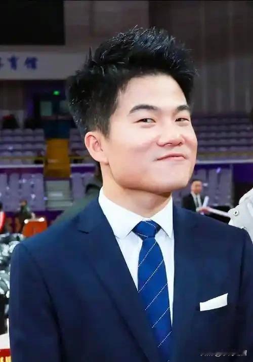 昨晚扒完与辉同行的跨年收官数据，我后背直接冒凉气！单日狂卖2.23亿，全年怼到2