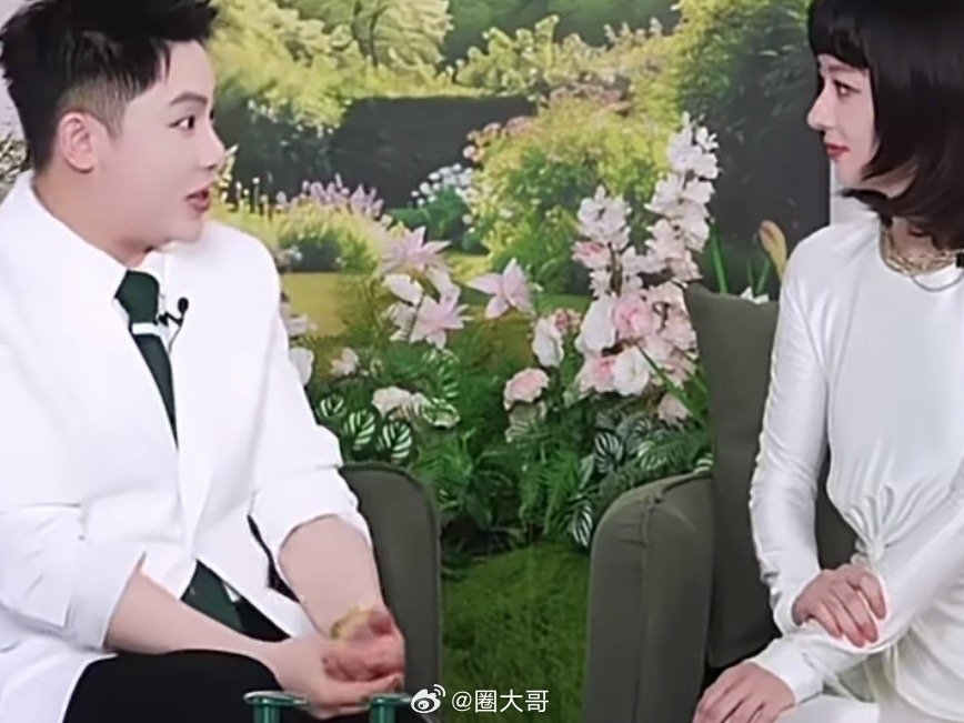 骗赵丽颖的主持人回应了赵丽颖昨天久违露面参加活动，和主持人聊天的时候，没想到主持