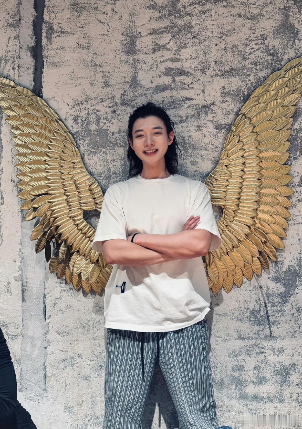 霍尊好像还没回应复出，不过霍尊之前就表示风波波及太广，网络上的一些言论已经深深伤