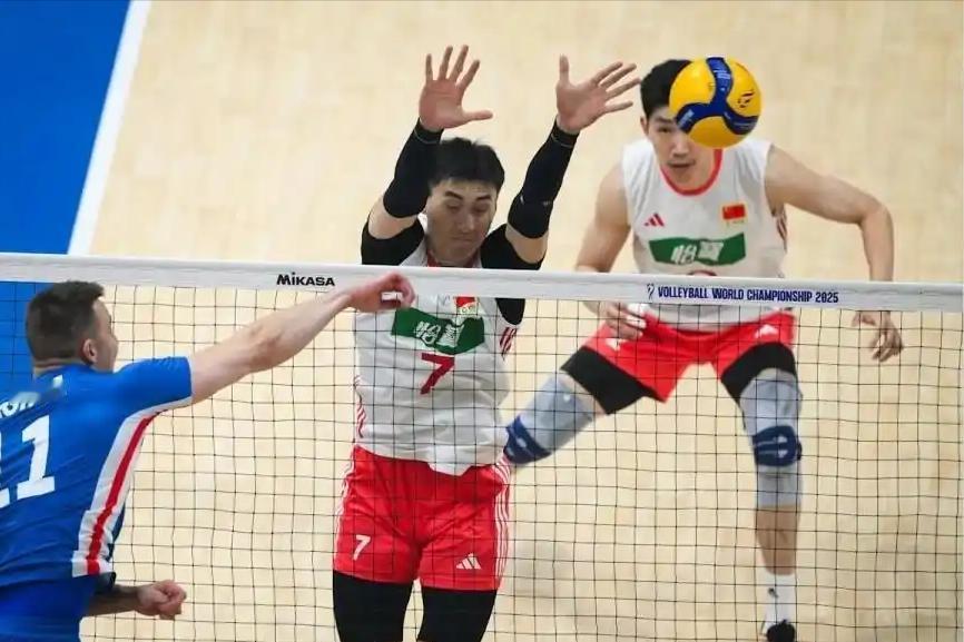 中国男排0：3不敌捷克，结束本届世锦赛征程，还连带拖累世界第四的巴西队被淘汰。