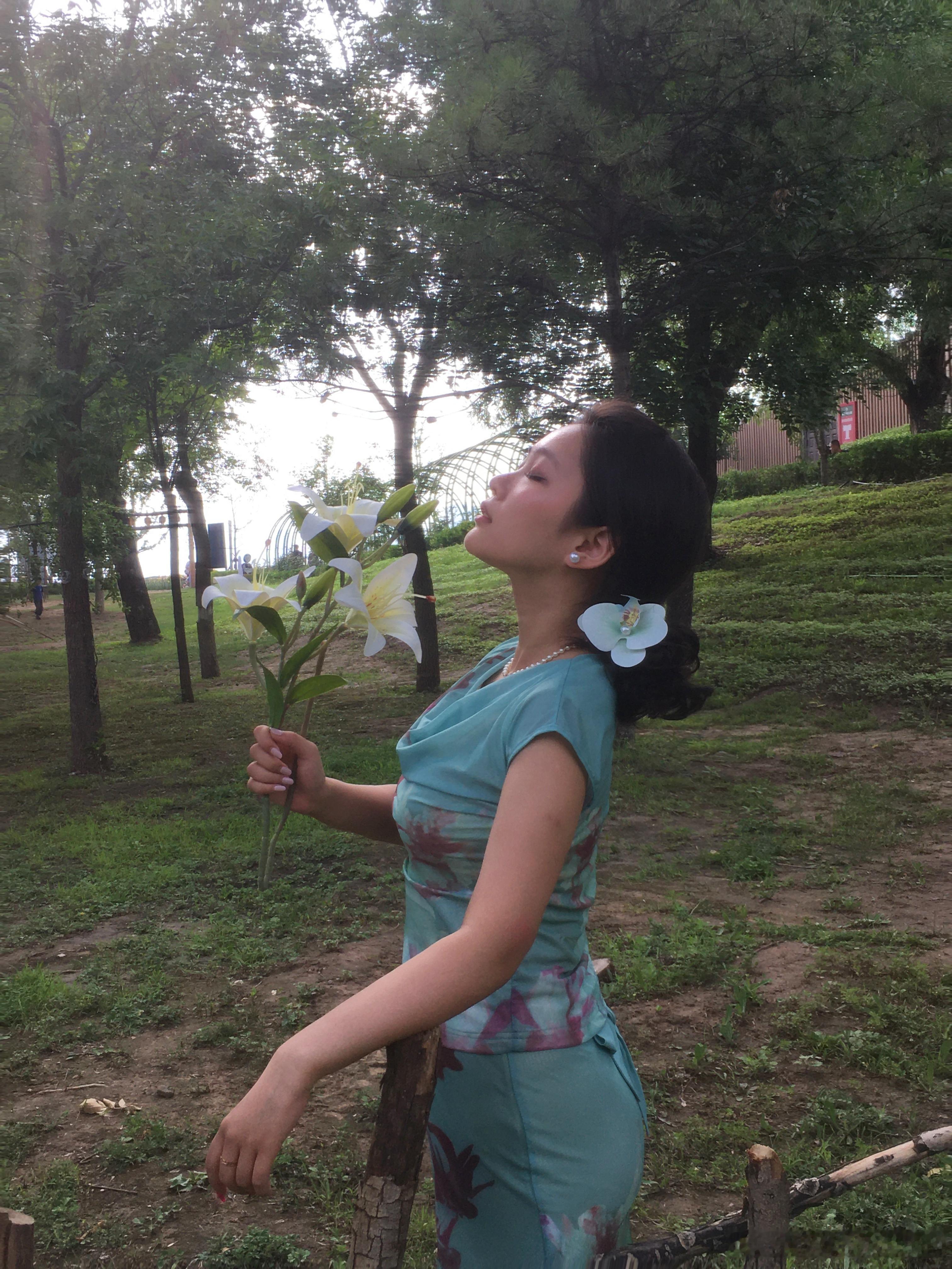 我会一辈子拿出我的侧脸[悲伤][悲伤][悲伤] ​​​