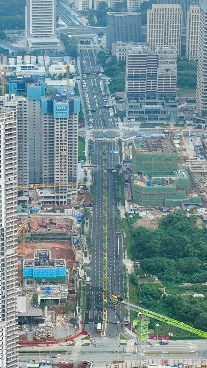 三元路下穿隧道终于要通行了，从第一国际到CBD又多了一条路。自2024年10月1