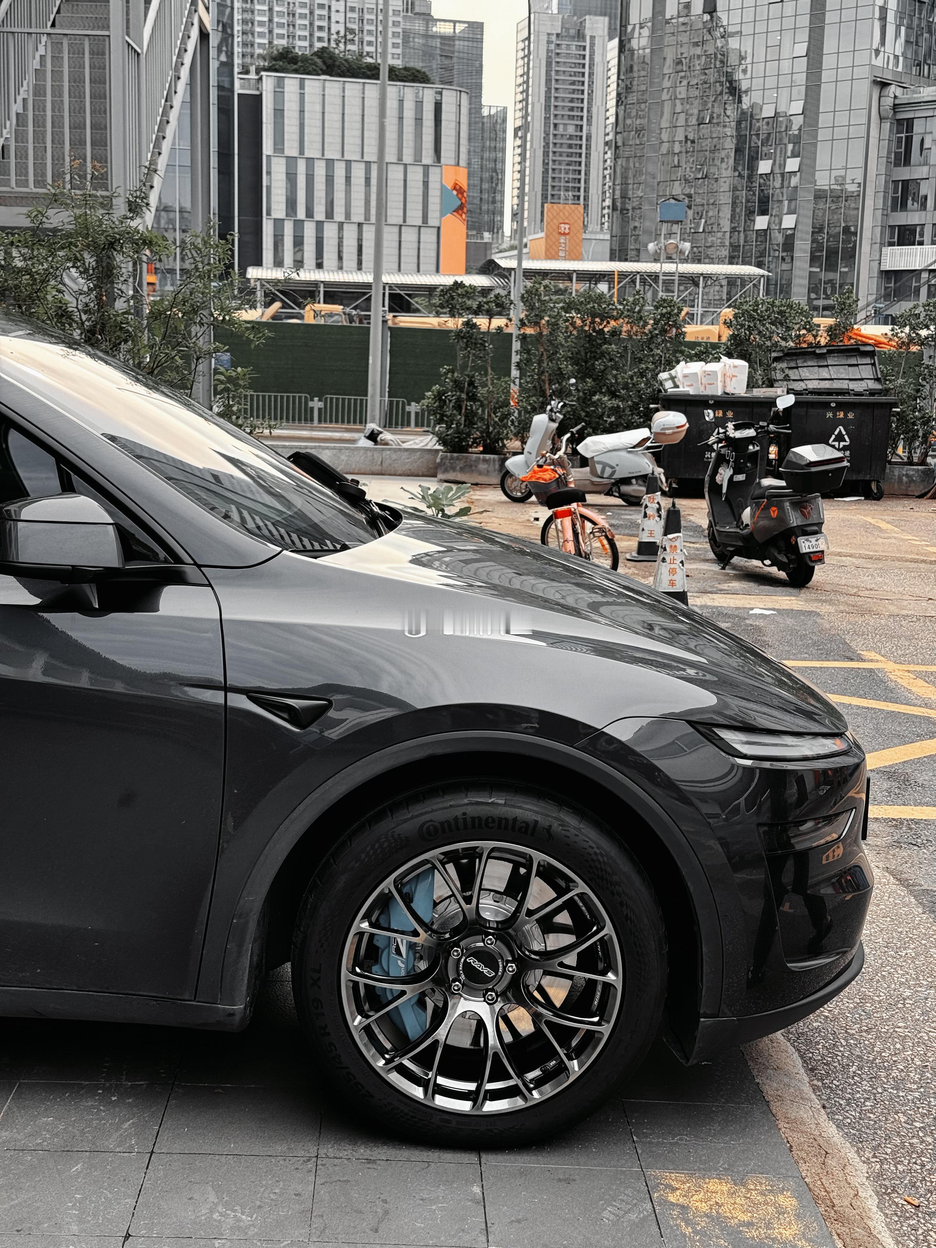 特斯拉 Model Y  完工案例 全新日本RAYS  G16  HM银色19寸