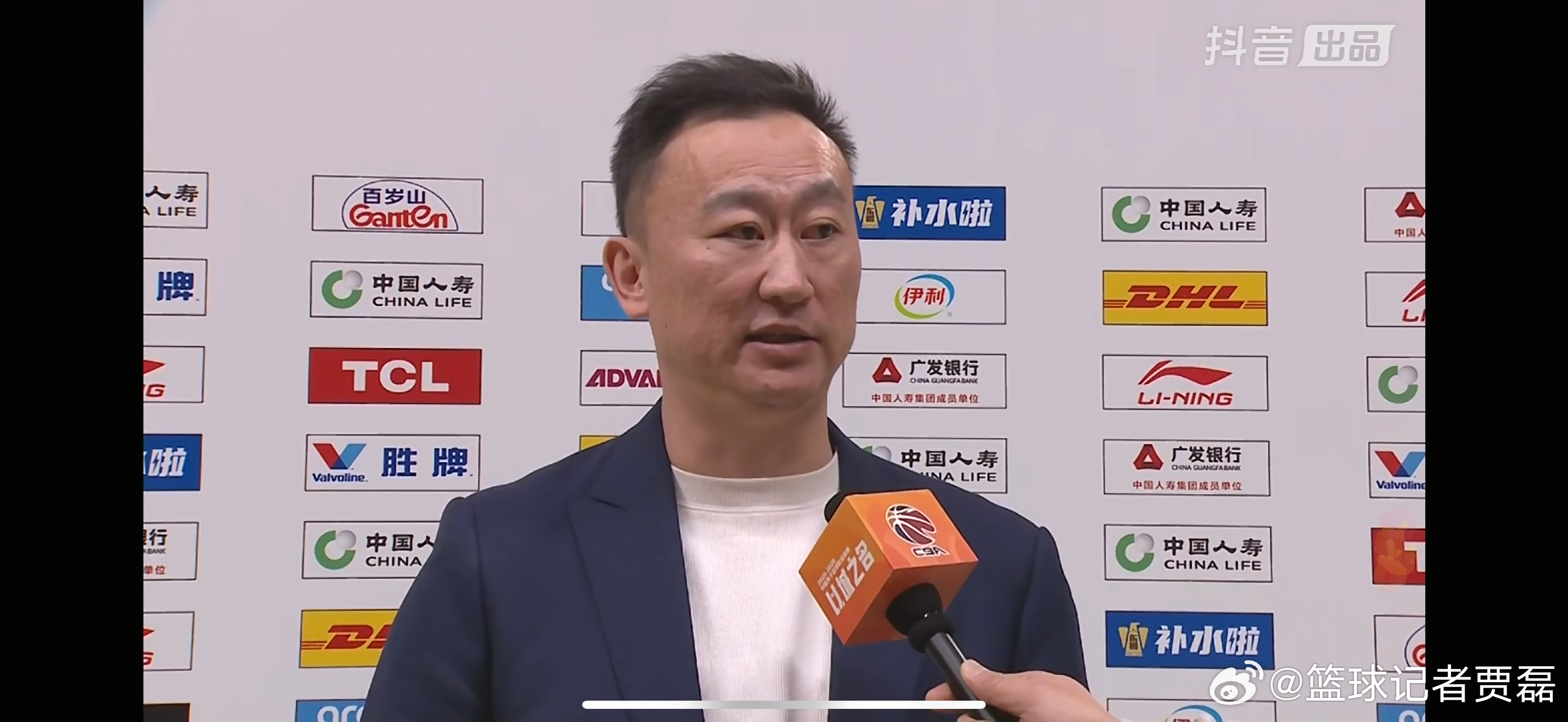 米奇复出对青岛队帮助太大了，今天单场拿下7次抢断，还有14分14个篮板的两双，帮