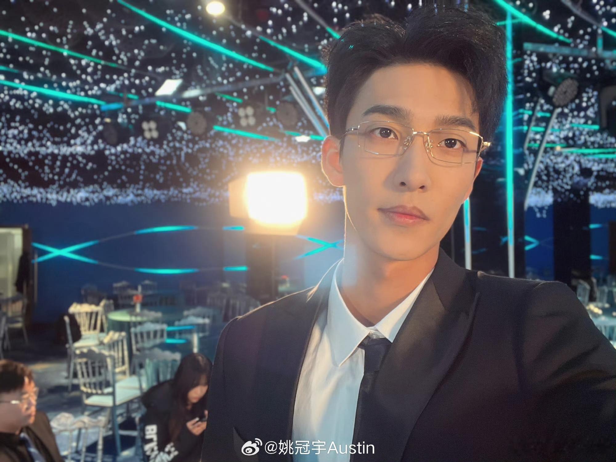 姚冠宇加饭哥姚冠宇演情侣把软饭吃出硬气感 姚冠宇这加饭哥人设稳了！在无限超越班和