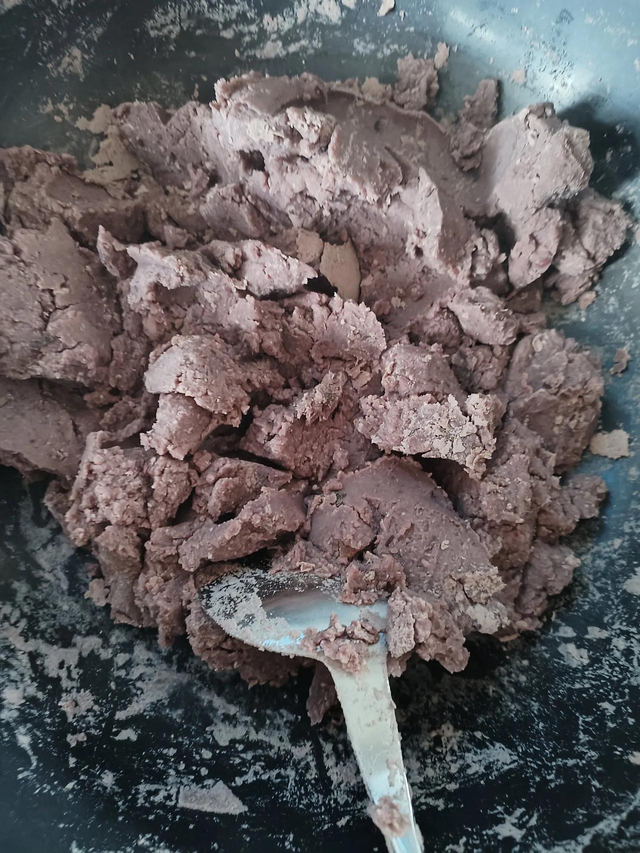 有很多事情会让人触景生情，今天我烀点豆馅，因为我爱吃，刚好家有豆子，我就烀了，万