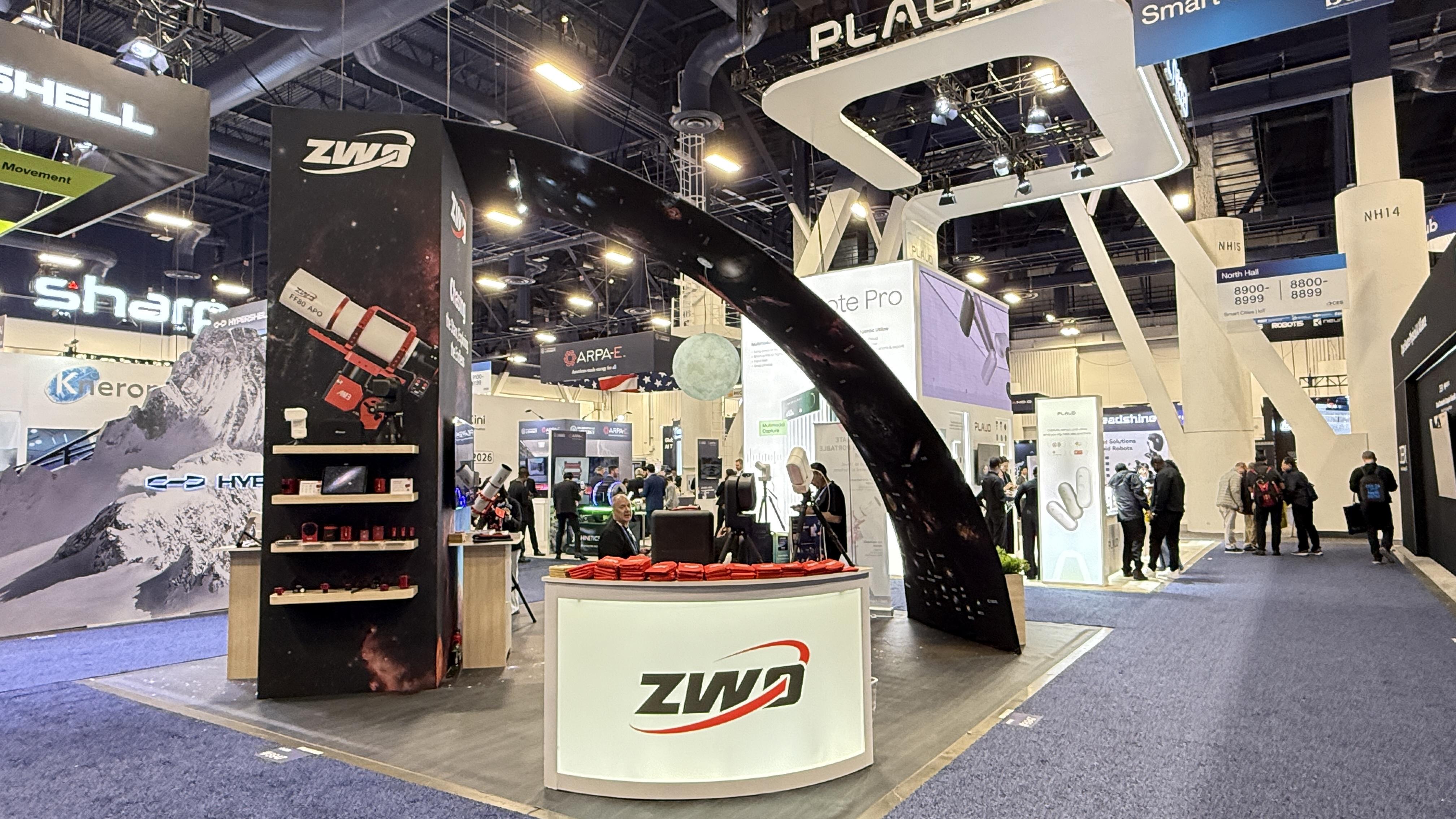 Seestar智能天文望远镜亮相 CES。