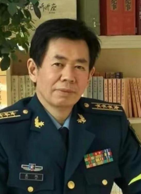 最大的台独分子，再也藏不住尾巴，终于露出来了肮脏的脑袋！原来，最大的台独分子不都