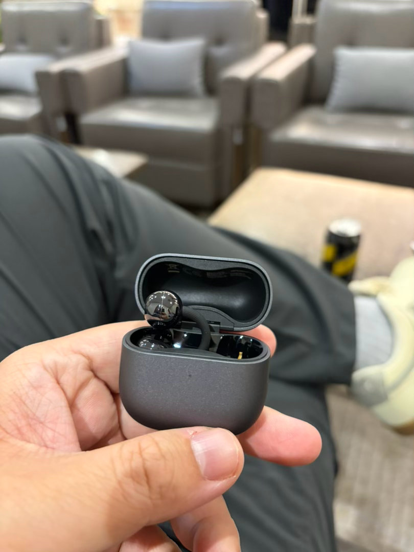 原本想买个Airpod pro但是从佩戴舒适性来说，华为这个耳夹耳机确实遥遥领先