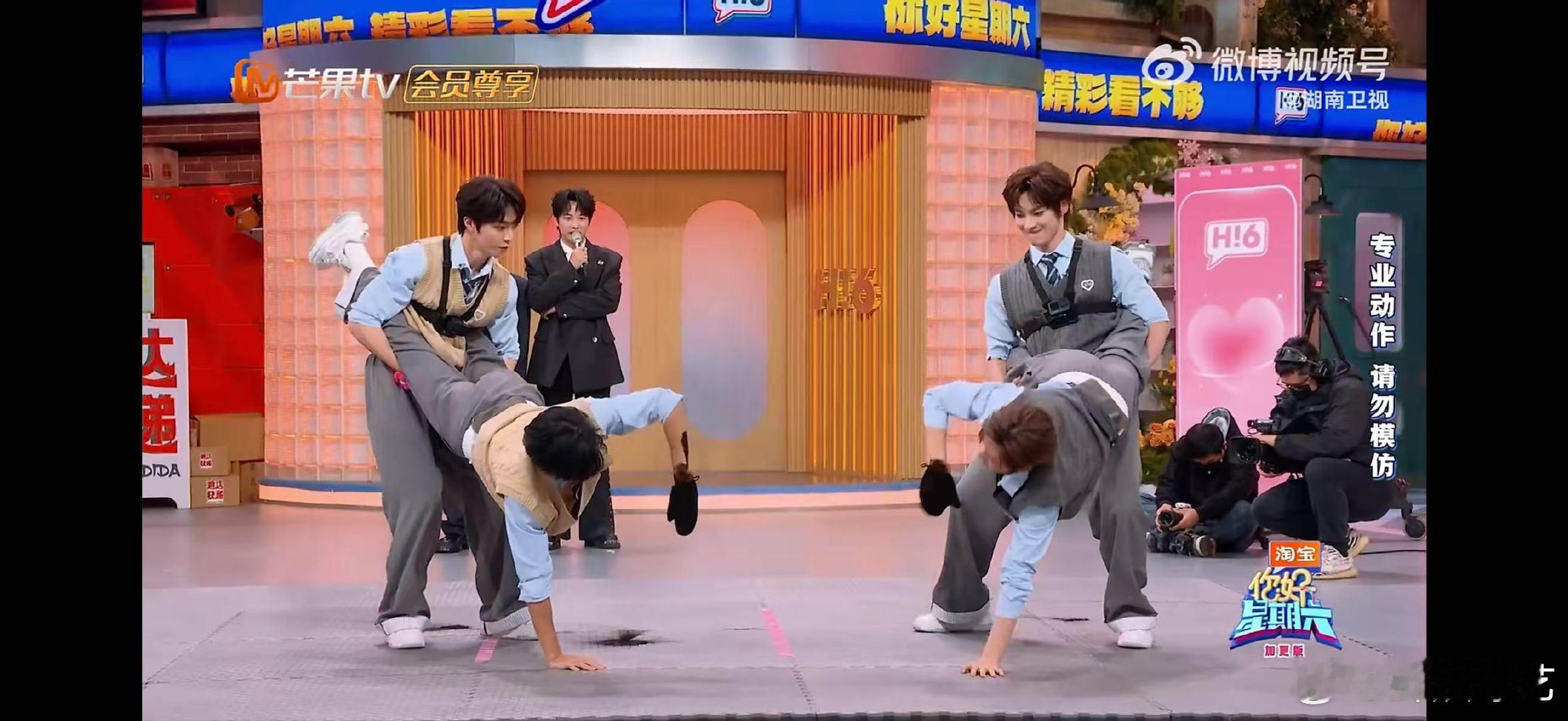 侯明昊看得我one楞one楞的你好星期六盲盒角斗场的神操作！侯明昊凌空出击帅翻全