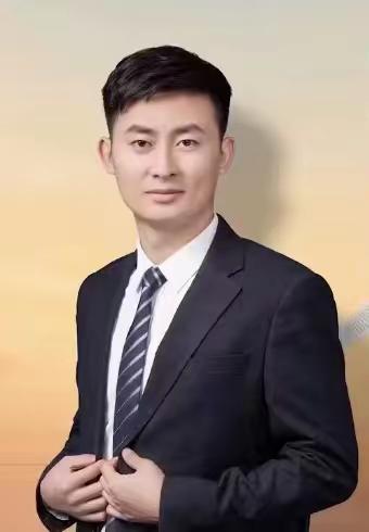 今天是武亮的第一场直播，接替雪峰老师的角色，开场会很难。
武亮第一次直播，不是试